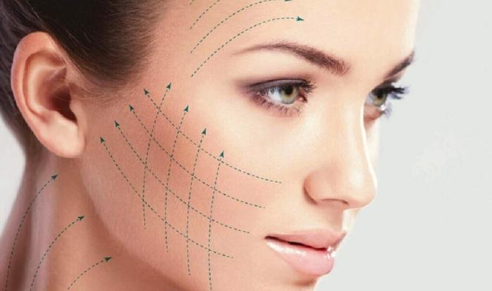 Tratamientos faciales sin cirugía: Rostro de mujer con marcas para aplicar tratamientos